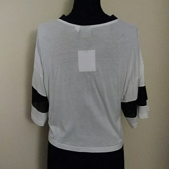 🆕 PUMA Cropped Tee - Picture 3 of 4